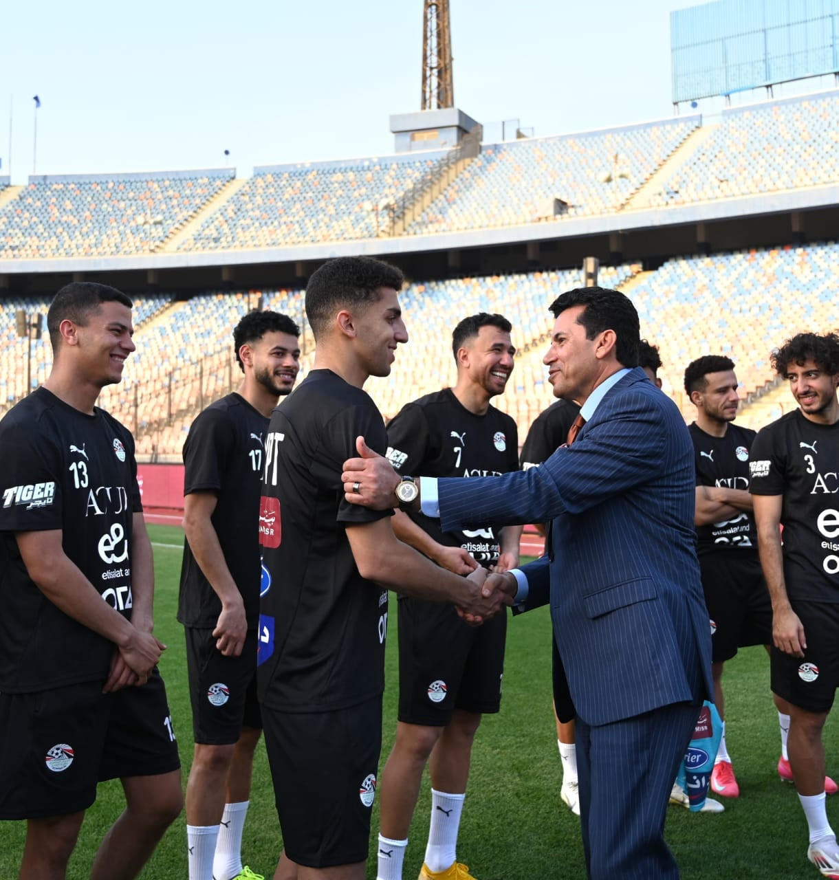 وزير الرياضة والمنتخب