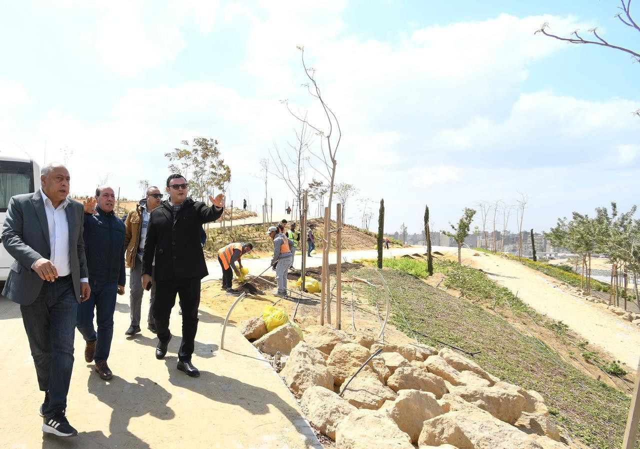 وزير الإسكان ومحافظ القاهرة