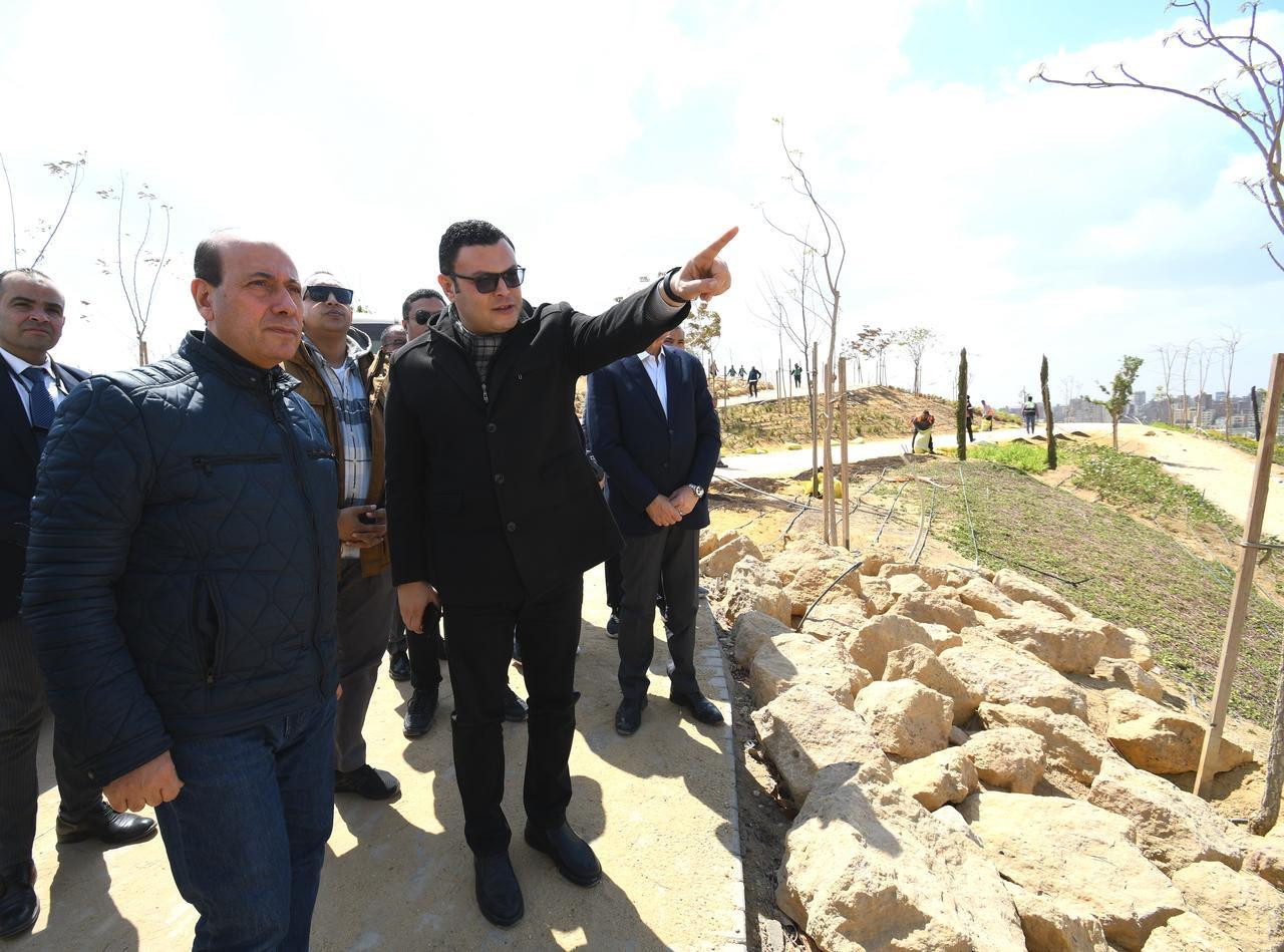 وزير الإسكان ومحافظ القاهرة