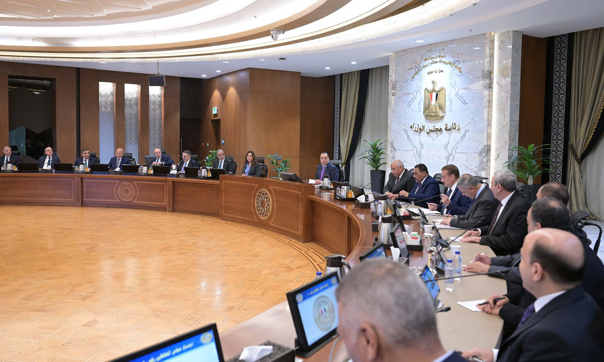 مدبولي يجتمع مع المحافظين