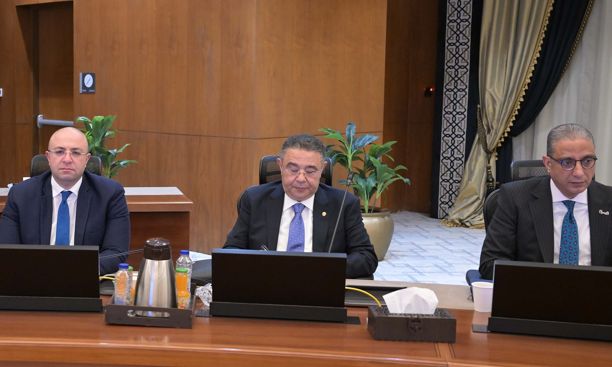 مدبولي يجتمع مع المحافظين