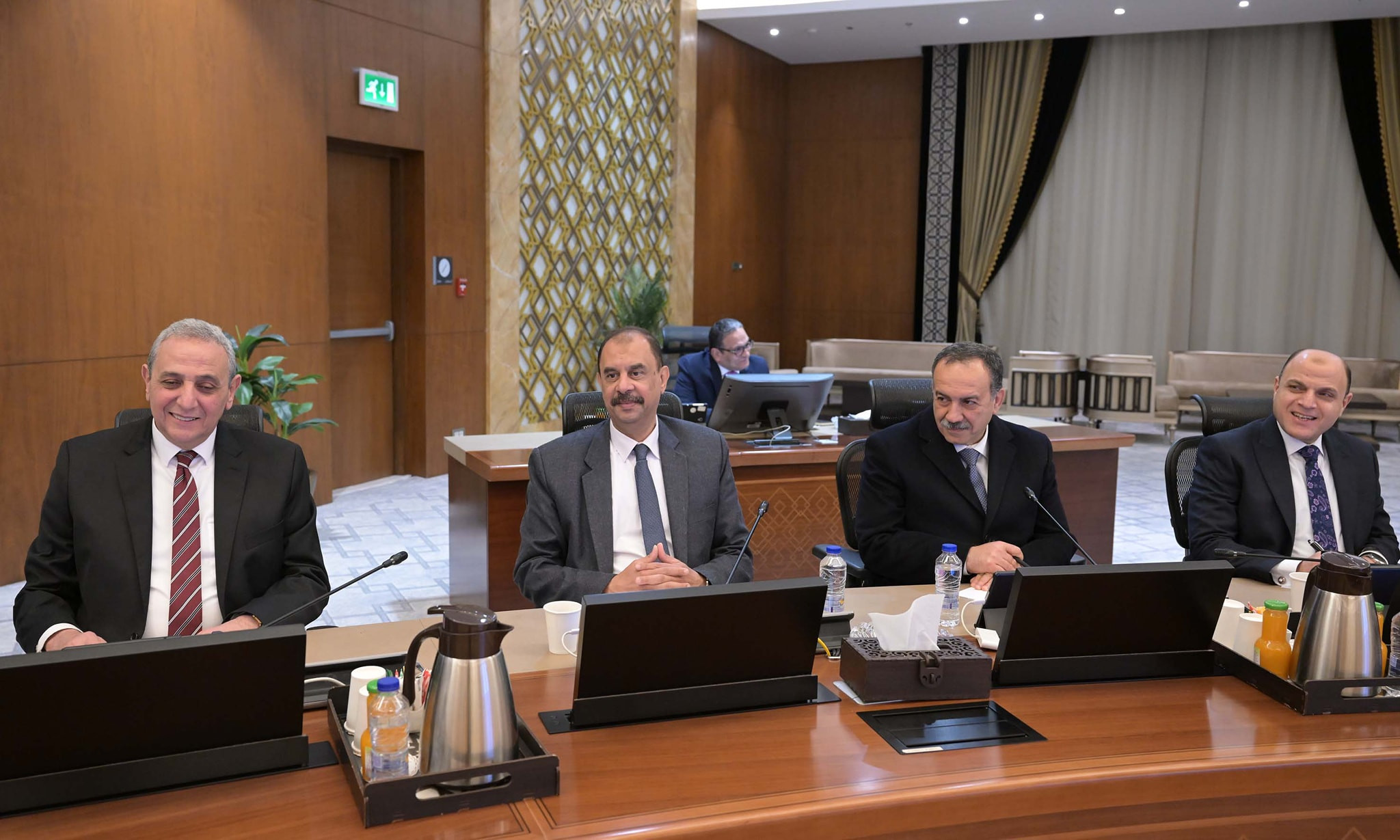 مدبولي يجتمع مع المحافظين