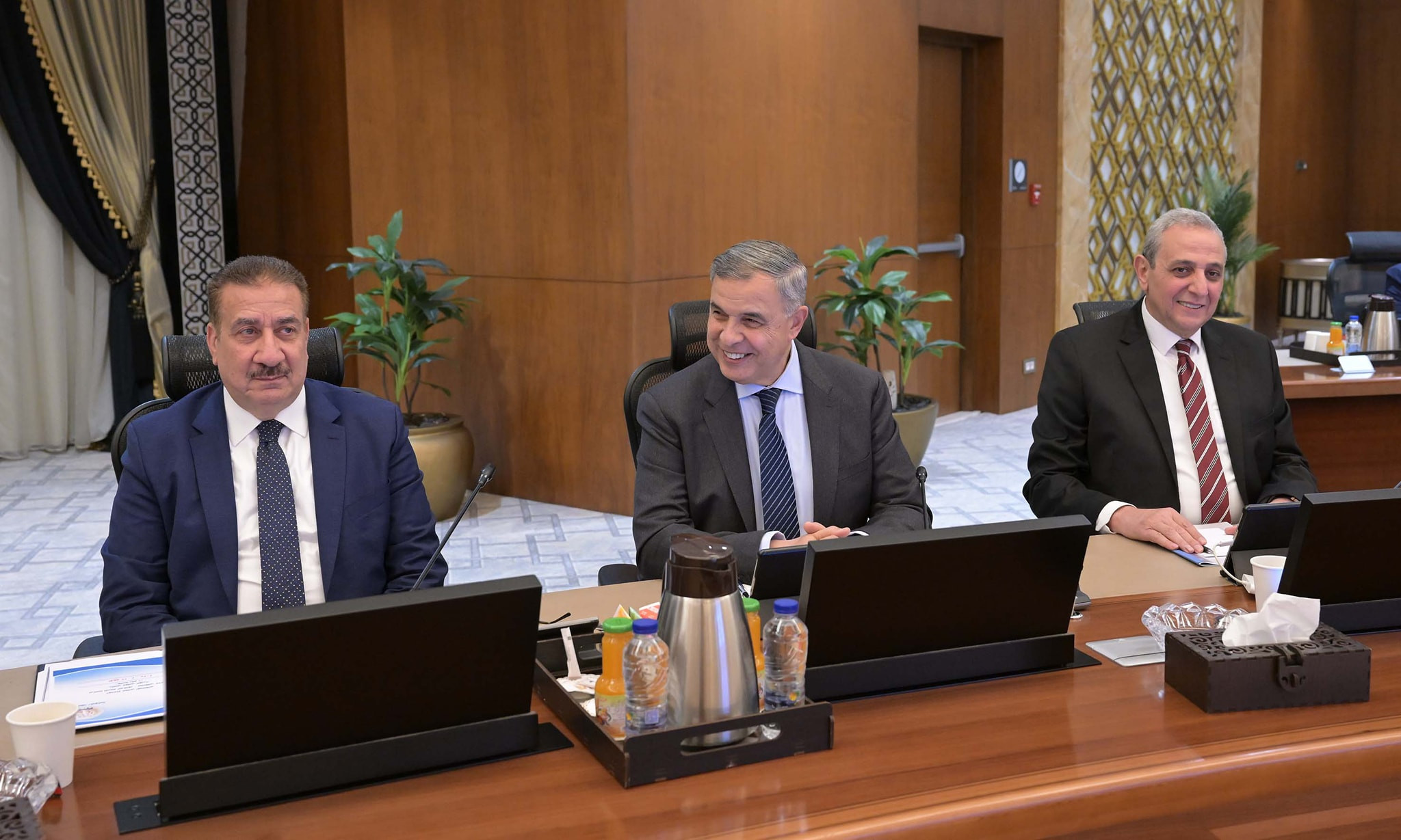 مدبولي يجتمع مع المحافظين