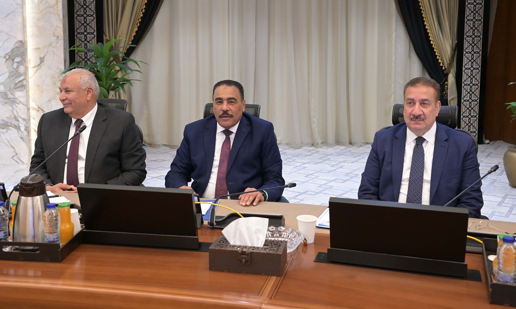 مدبولي يجتمع مع المحافظين