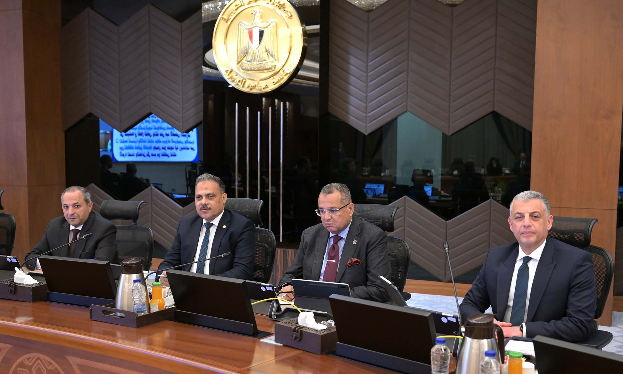 مدبولي يجتمع مع المحافظين