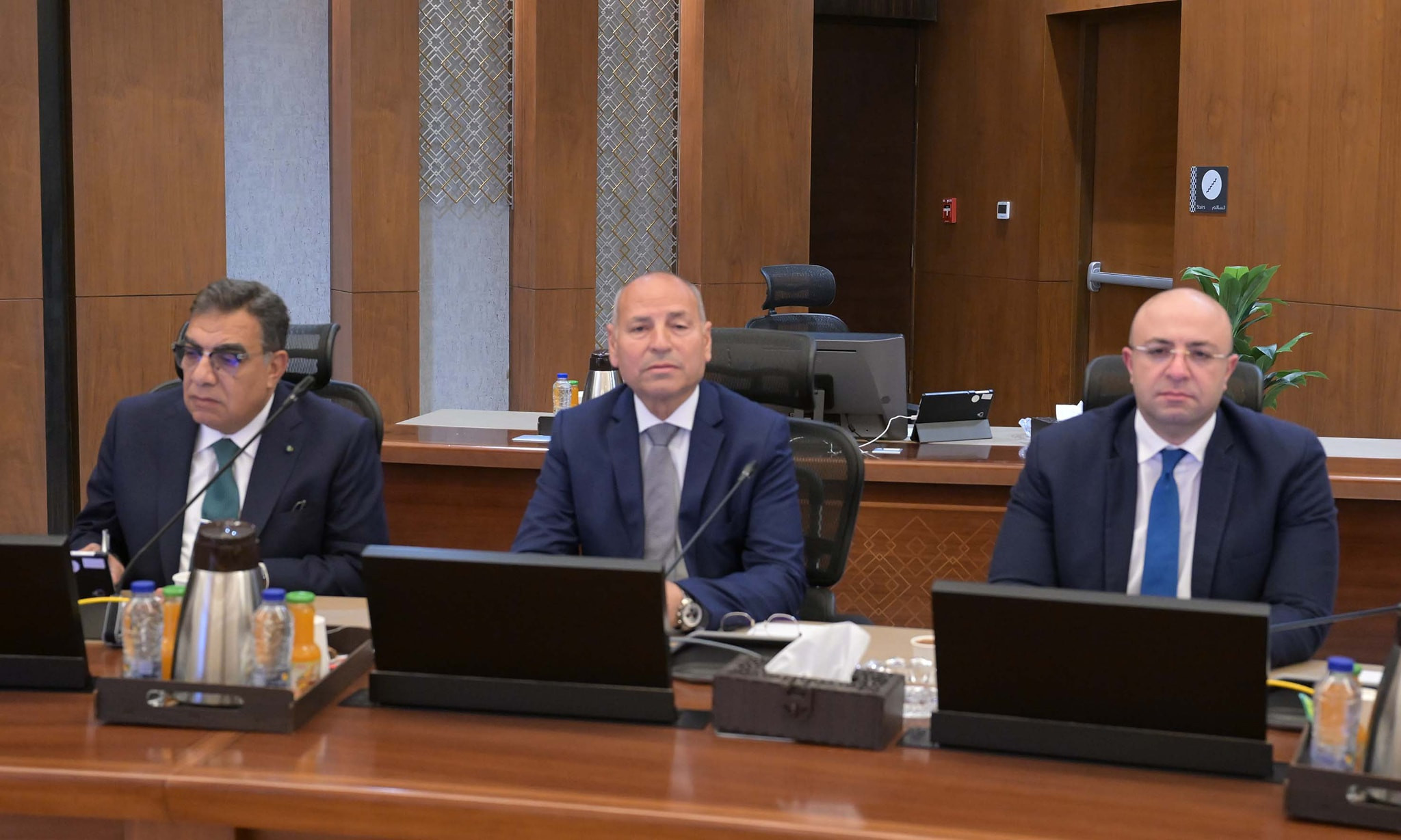 مدبولي يجتمع مع المحافظين