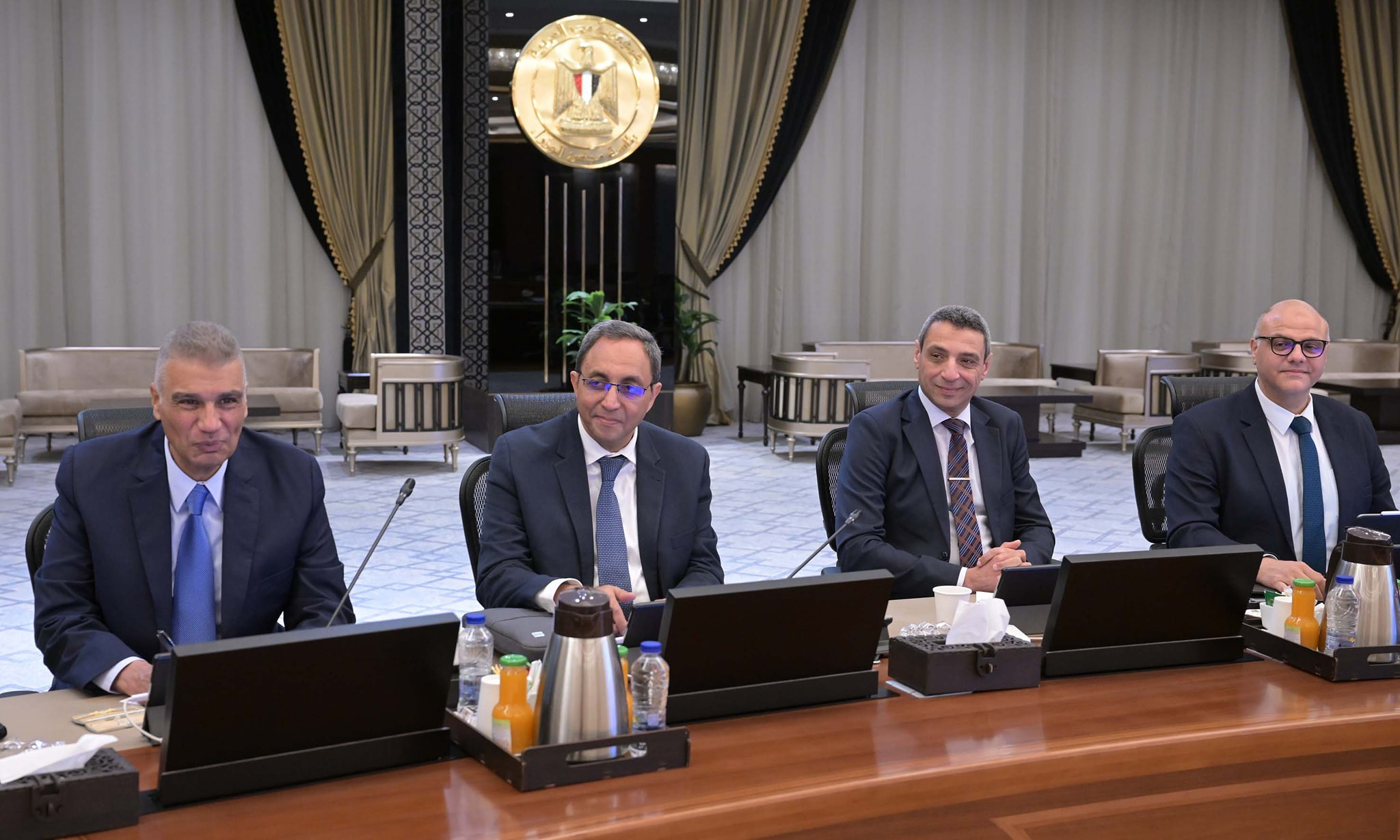 مدبولي يجتمع مع المحافظين