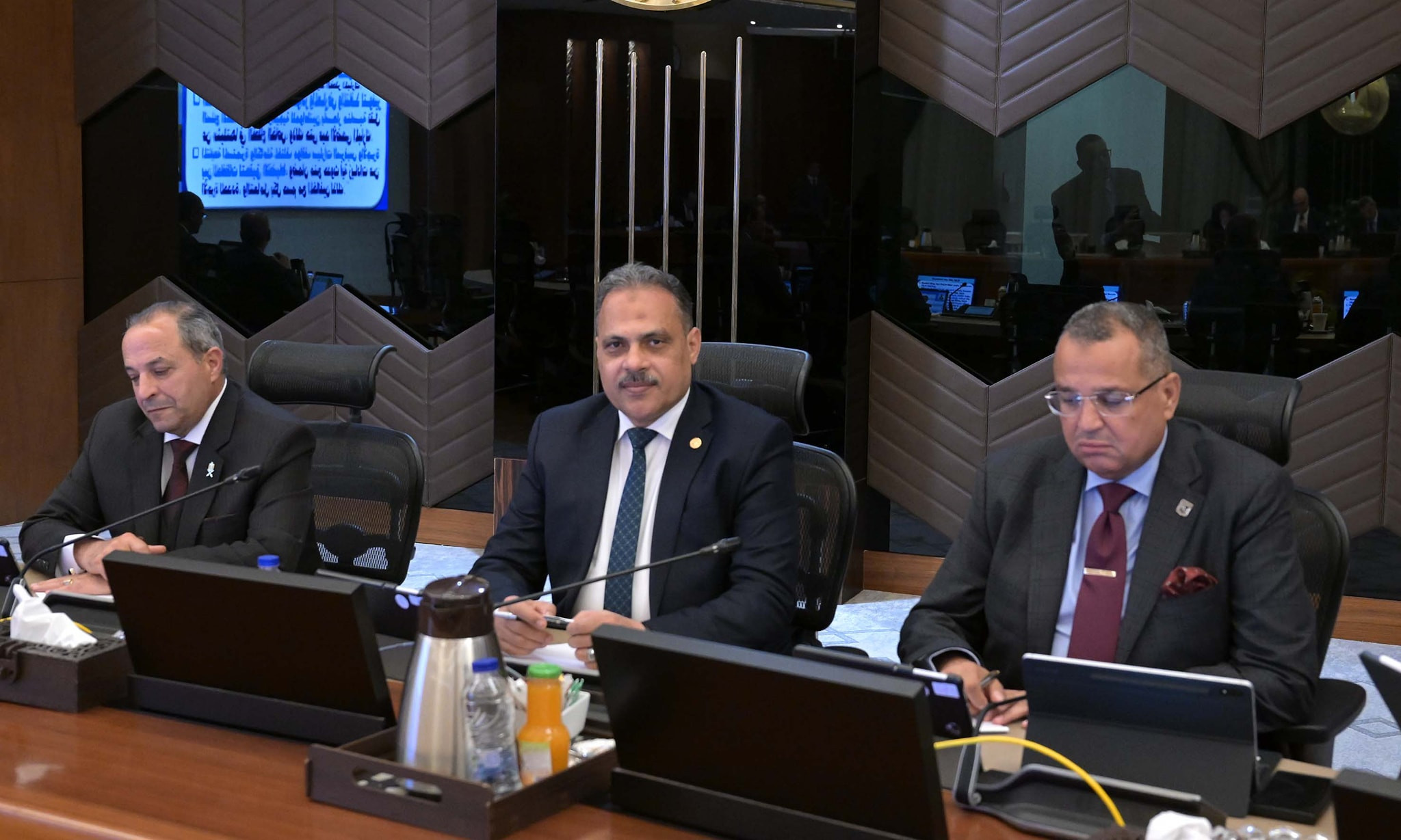 مدبولي يجتمع مع المحافظين