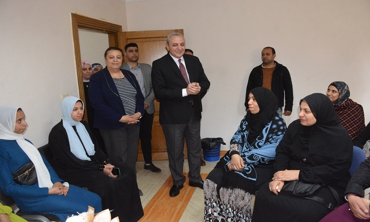 محافظ الغربية يتفقد مبادرة فرع المجلس القومي للمرأة 