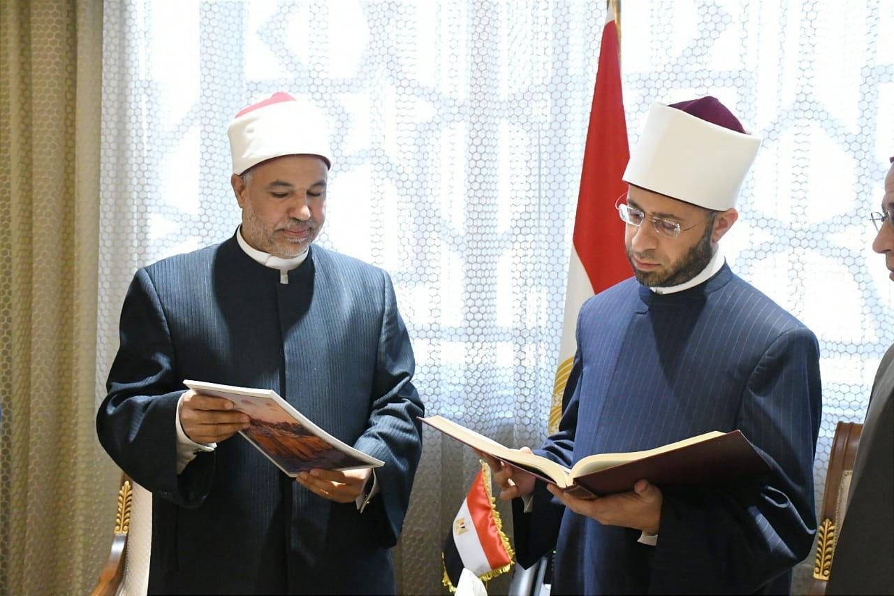 وزير الوقاف مع مديري المديريات