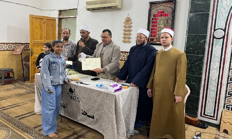 أوقاف البحر الأحمر تكرم 500 طفل من حفظة القرآن الكريم بمسجد الهداية با