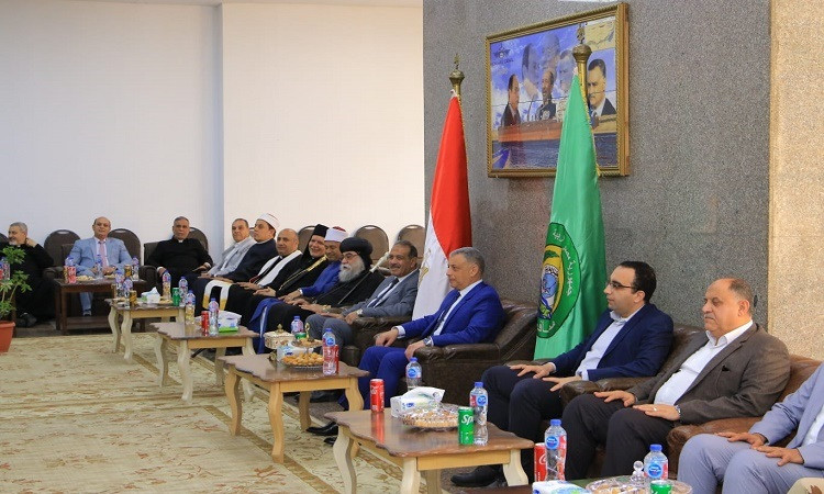 محافظ الإسماعيلية يستقبل المهنئين بعيد الفطر المُبارك بديوان عام المحا