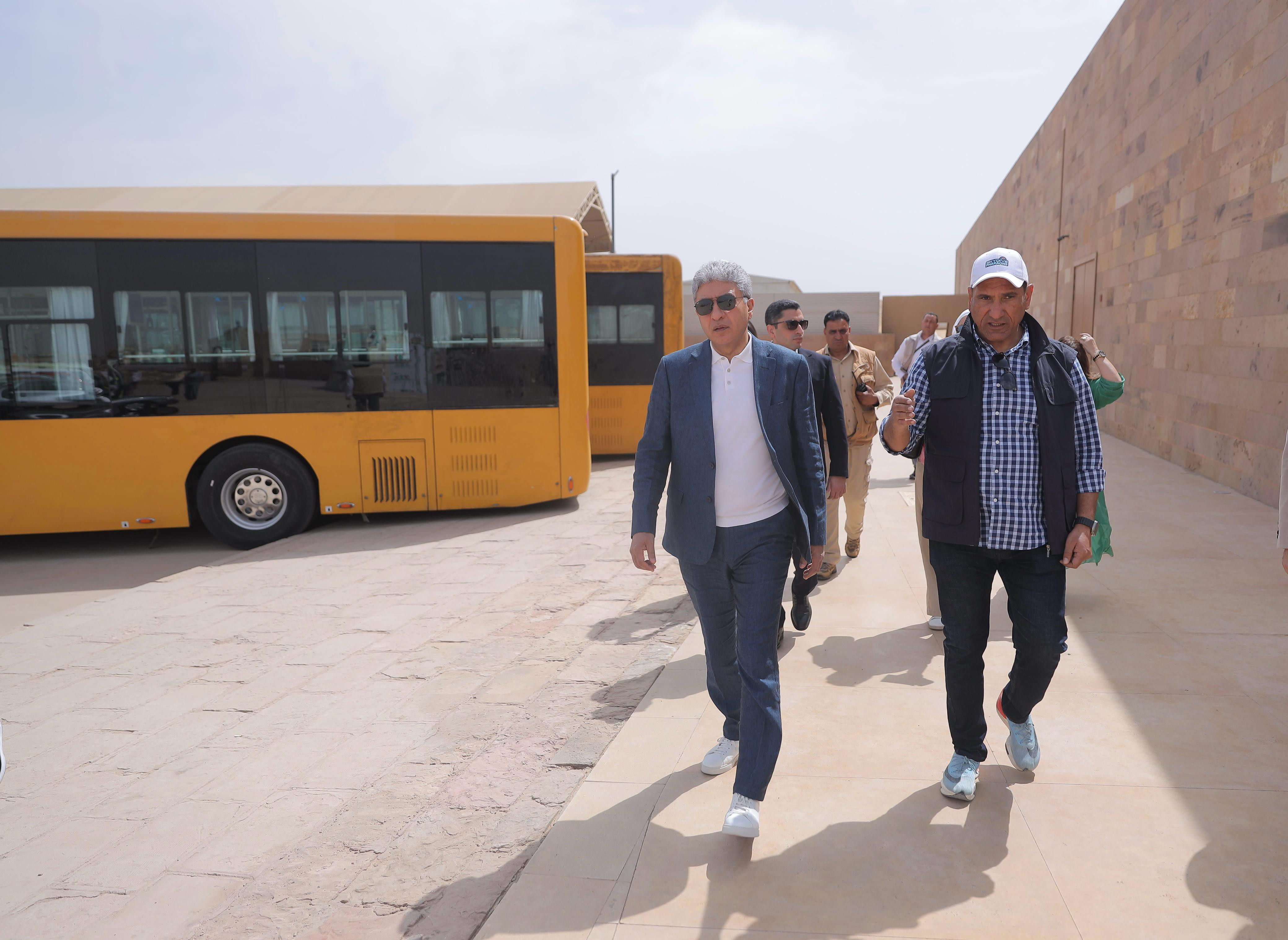 وزير السياحة