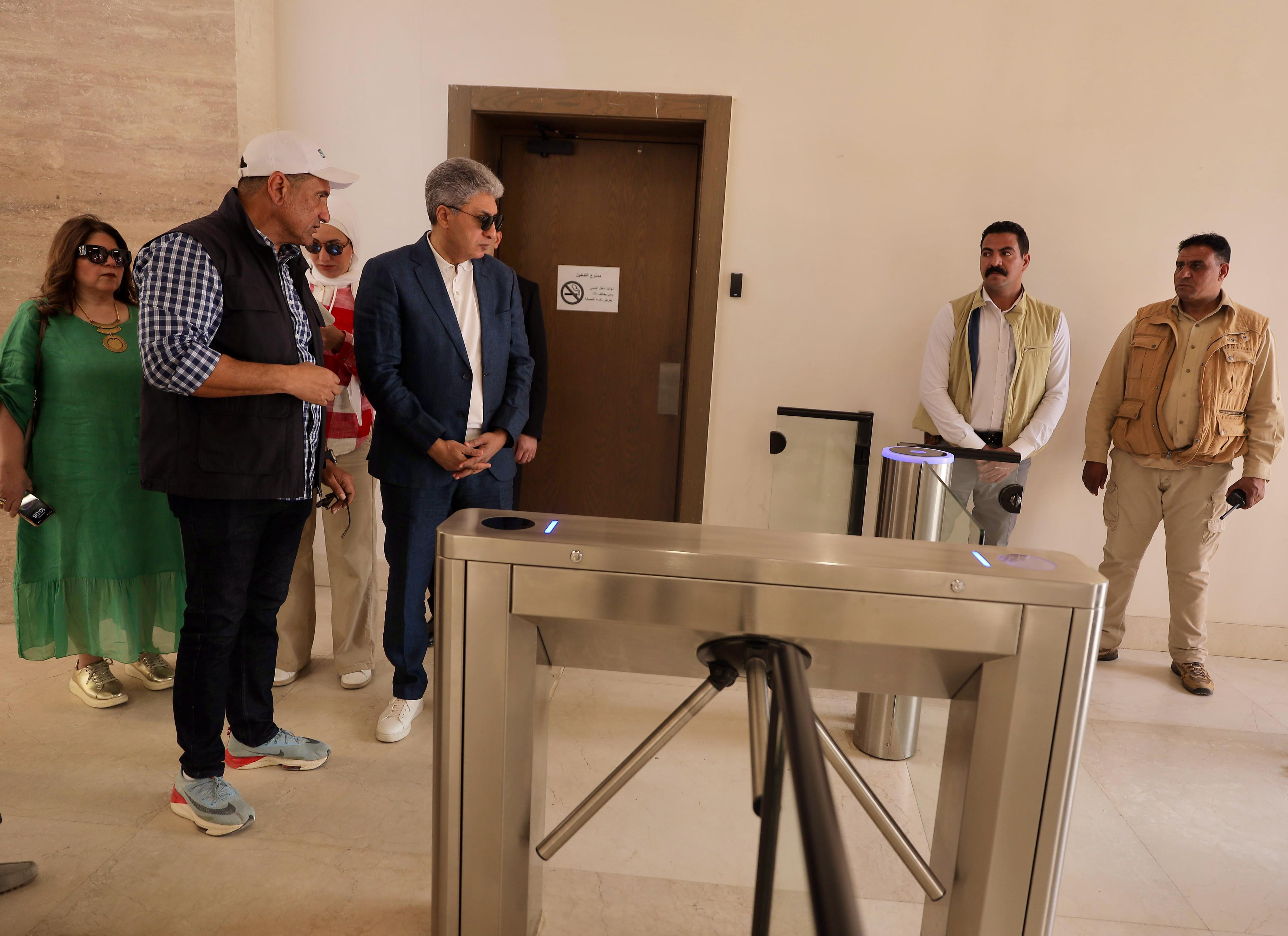 وزير السياحة