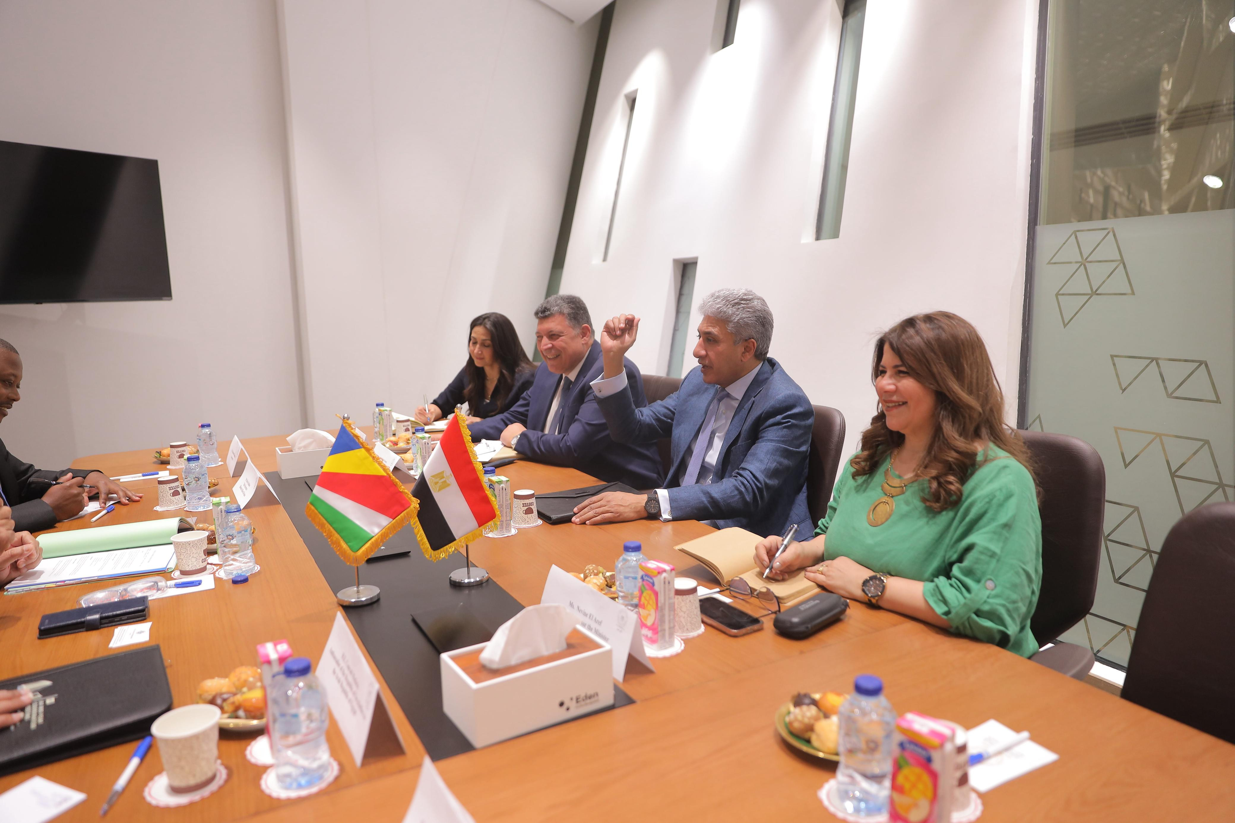 وزير السياحة ووزير الخارجية والسياحة بسيشل