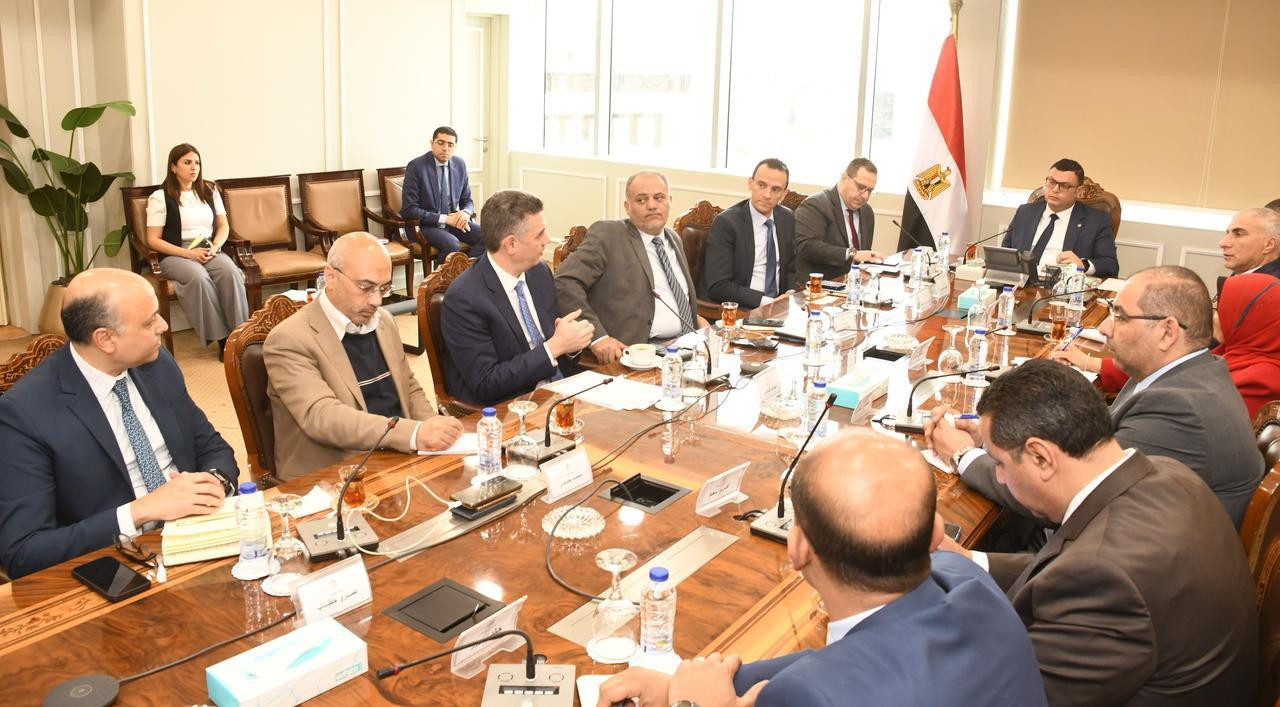 وزير الإسكان