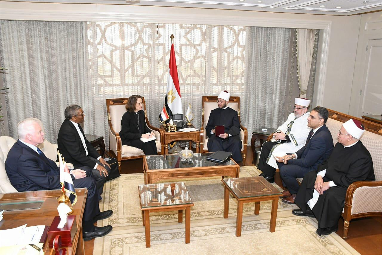 وزير الأوقاف ووفد الكنائس