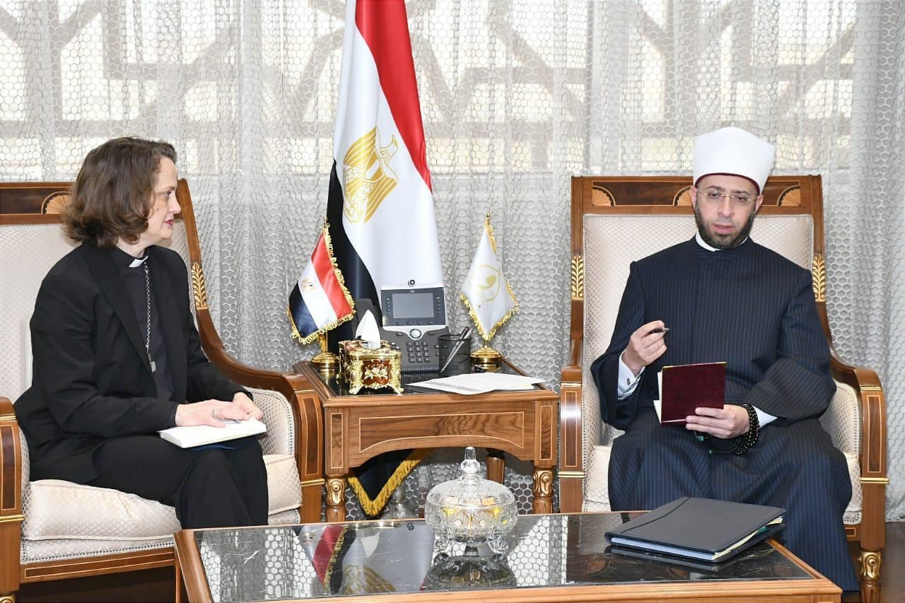 وزير الأوقاف ووفد الكنائس