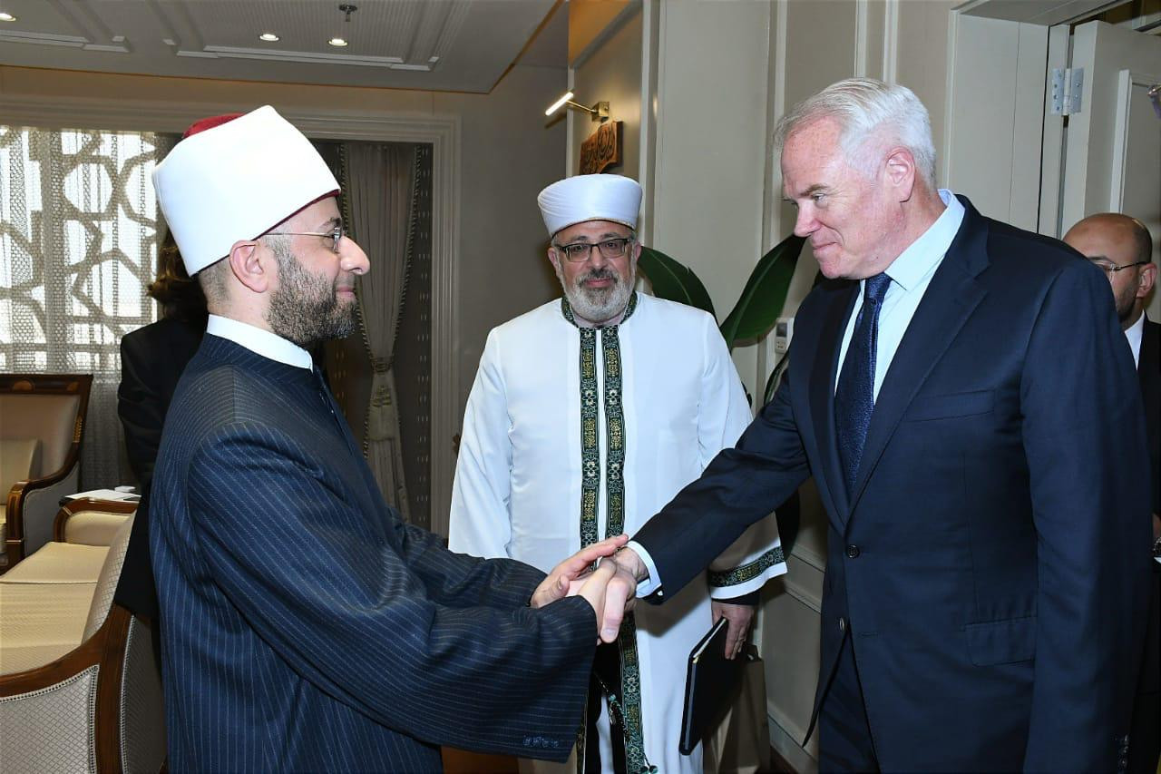 وزير الأوقاف ووفد الكنائس