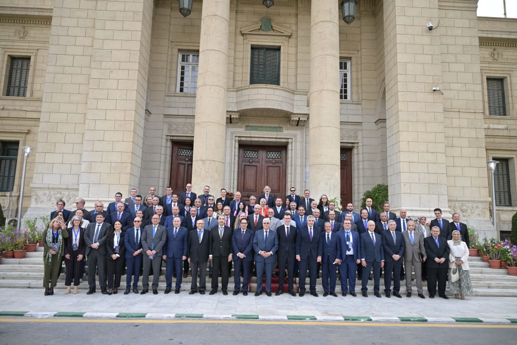 الرئيس الفرنسي ورئيس جامعة القاهرة