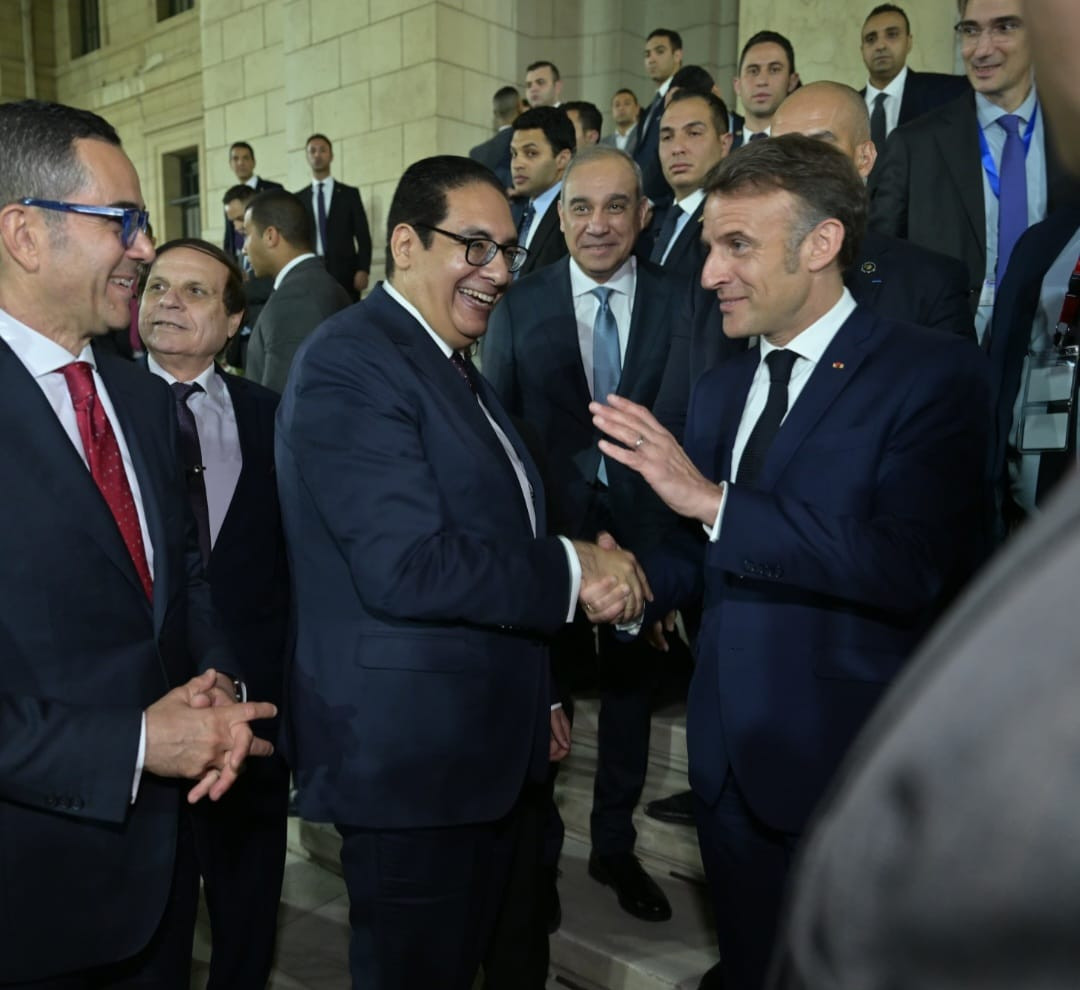 الرئيس الفرنسي ورئيس جامعة القاهرة