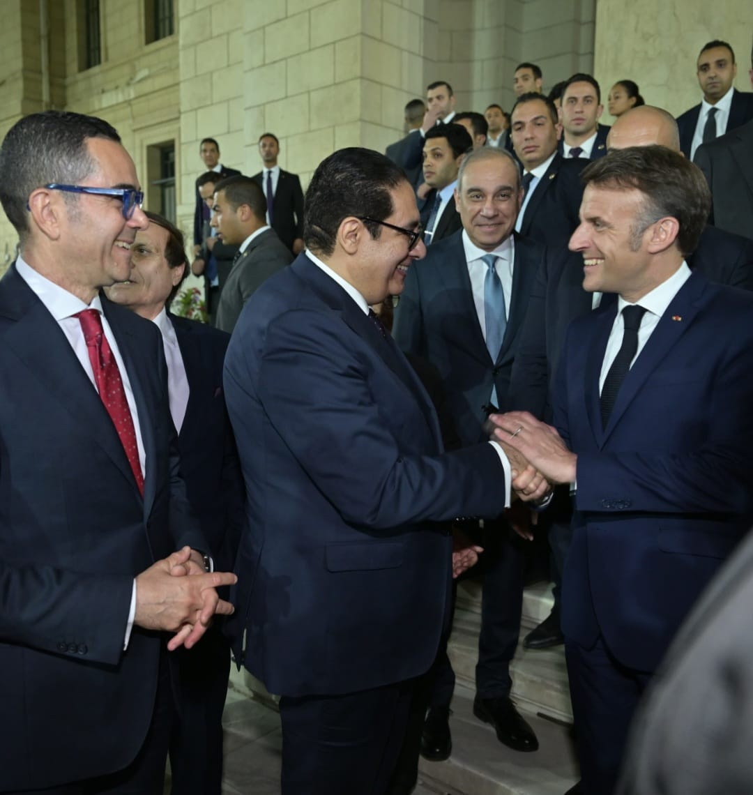 الرئيس الفرنسي ورئيس جامعة القاهرة