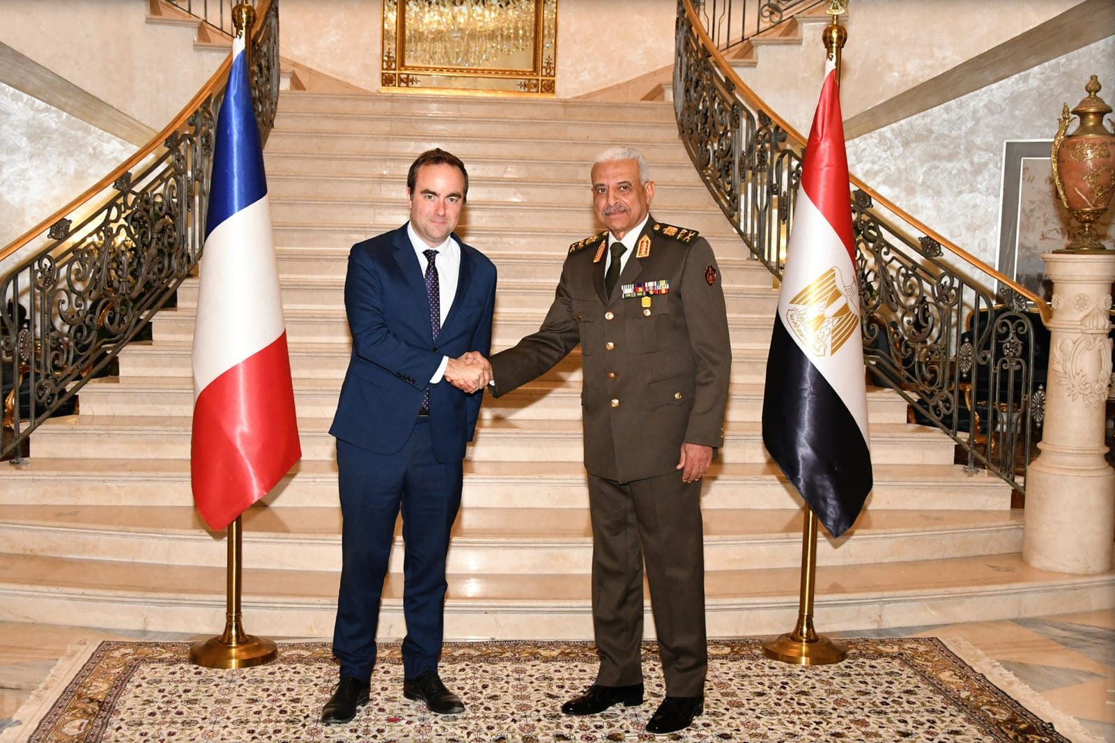 وزير الدفاع