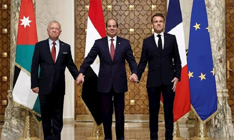 قمة ثلاثية