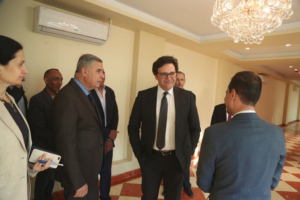 وزير الثقافة ومحافظ الإسكندرية يفتتحان مسرح بيرم التونسي