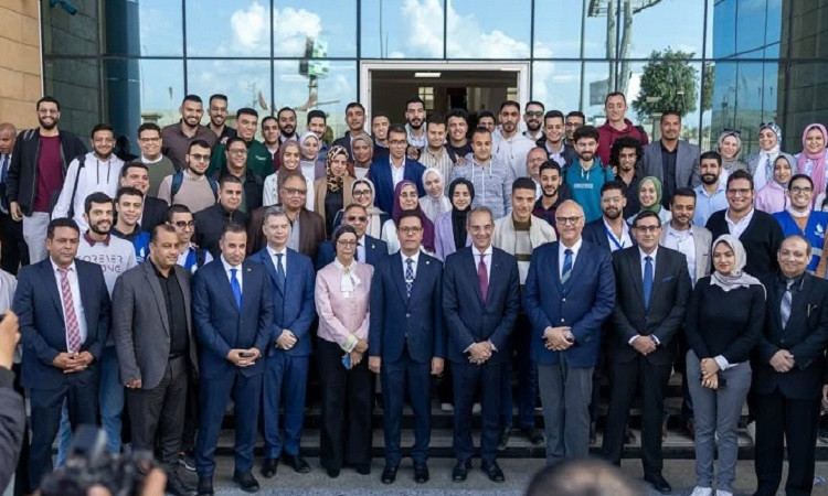 وزير الاتصالات ومحافظ القليوبية يتفقدان مركز إبداع مصر الرقمية 