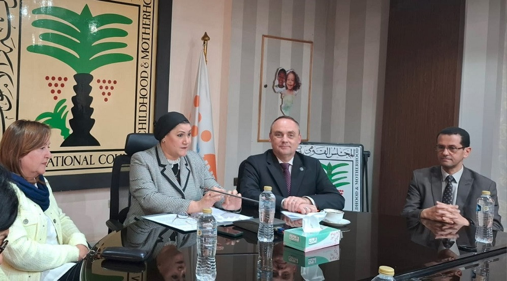 الطفولة والأمومة