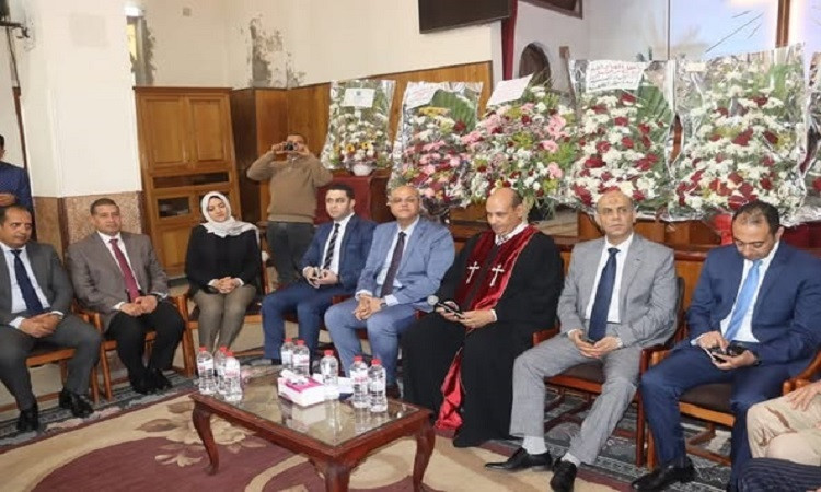 محافظ القليوبية يهنئ الإخوة الأقباط بعيد القيامة المجيد