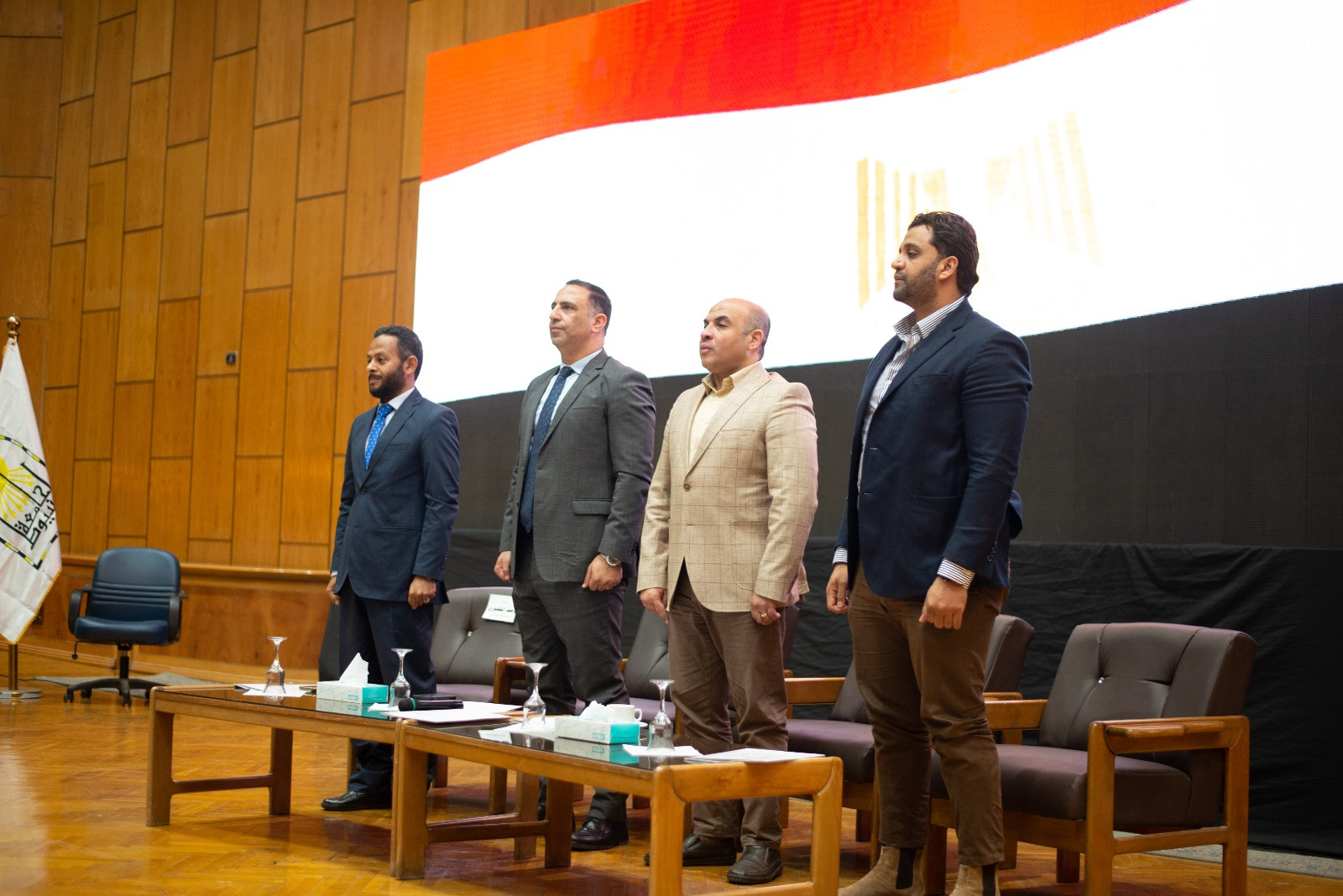 اطلاق برنامج اختراق سوق العمل