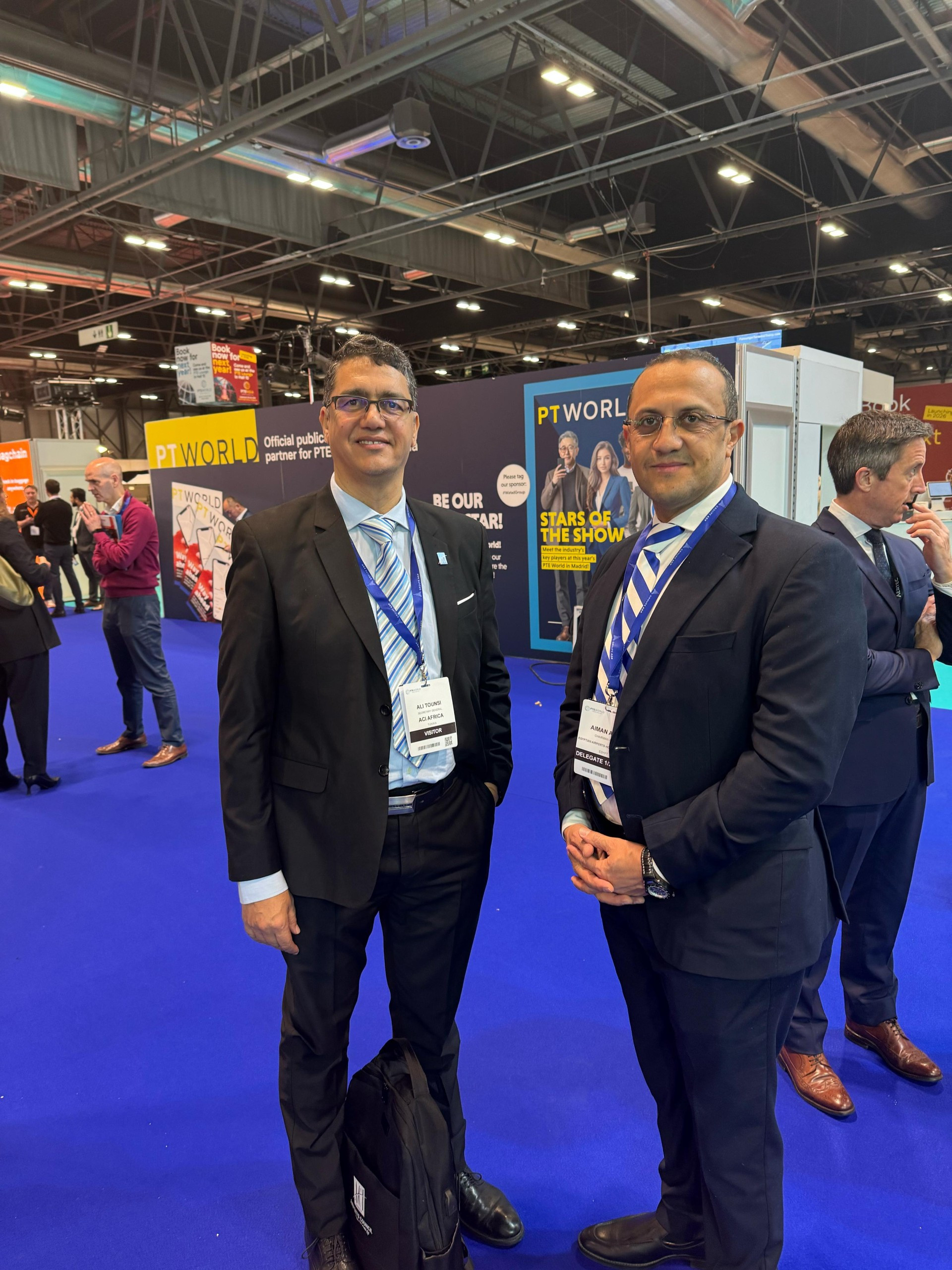 رئيس القابضة للمطارات ي