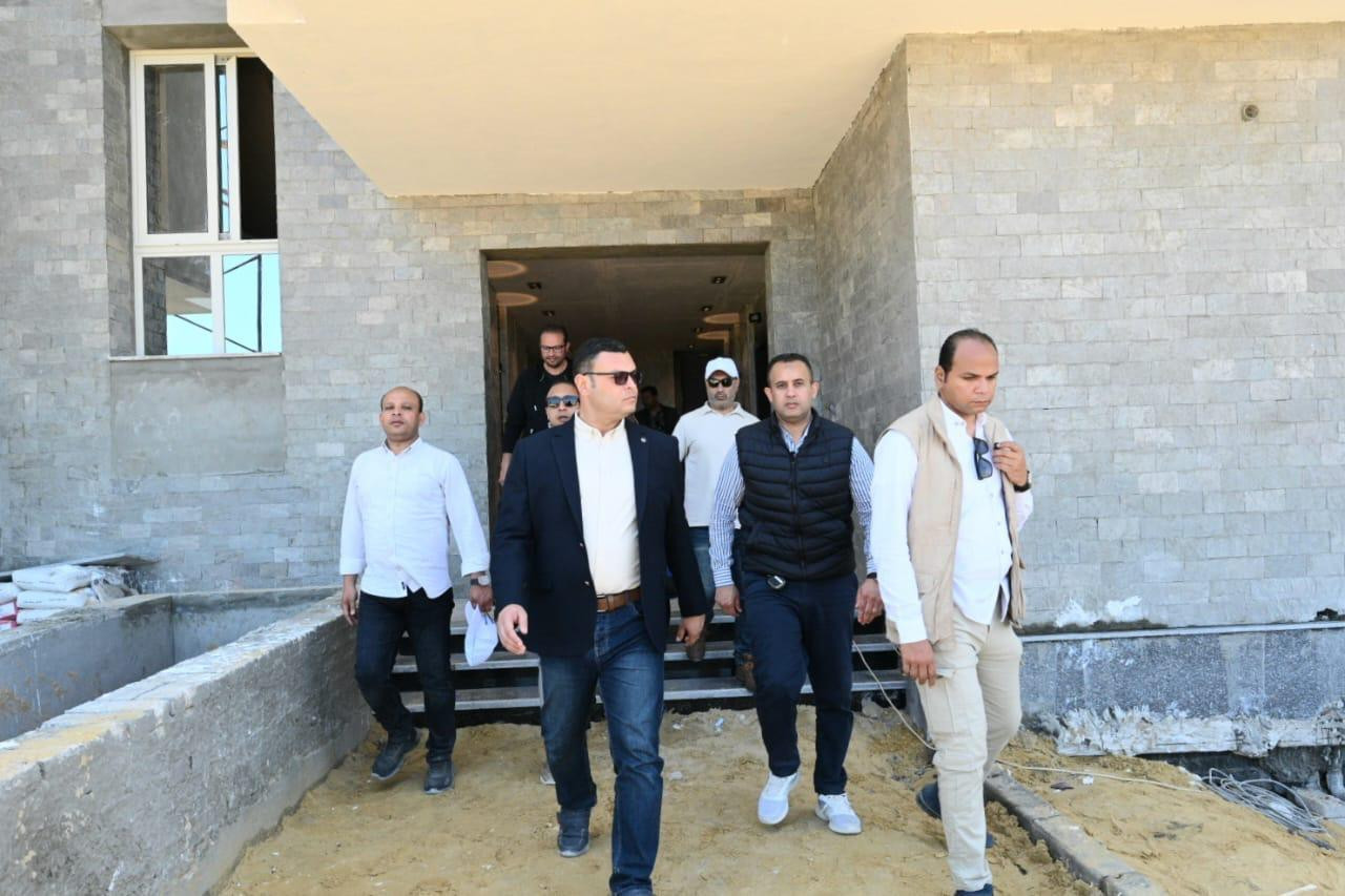 وزير الإسكان