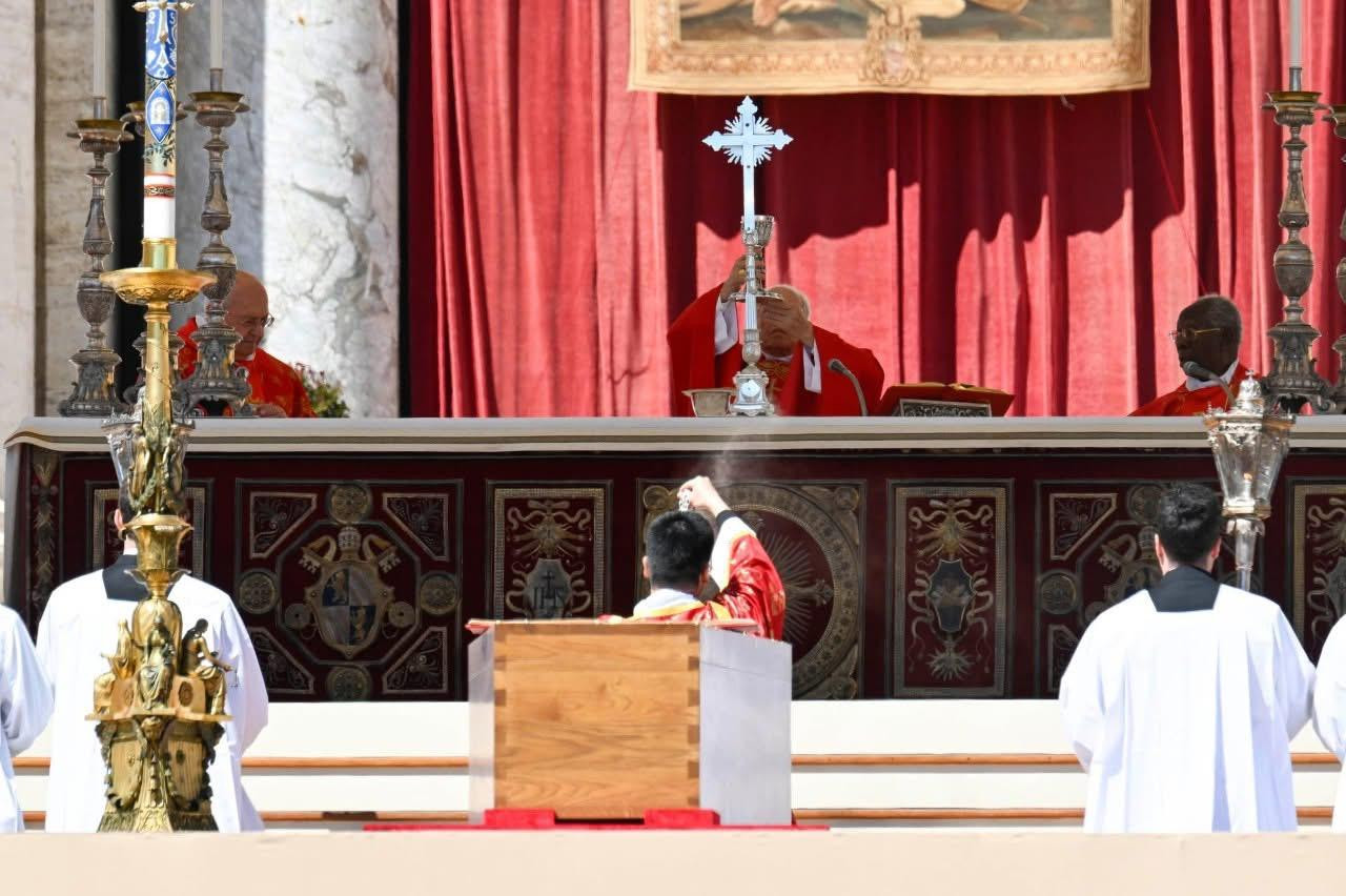 وزير الأوقاف في جنازة البابا فرنسيس