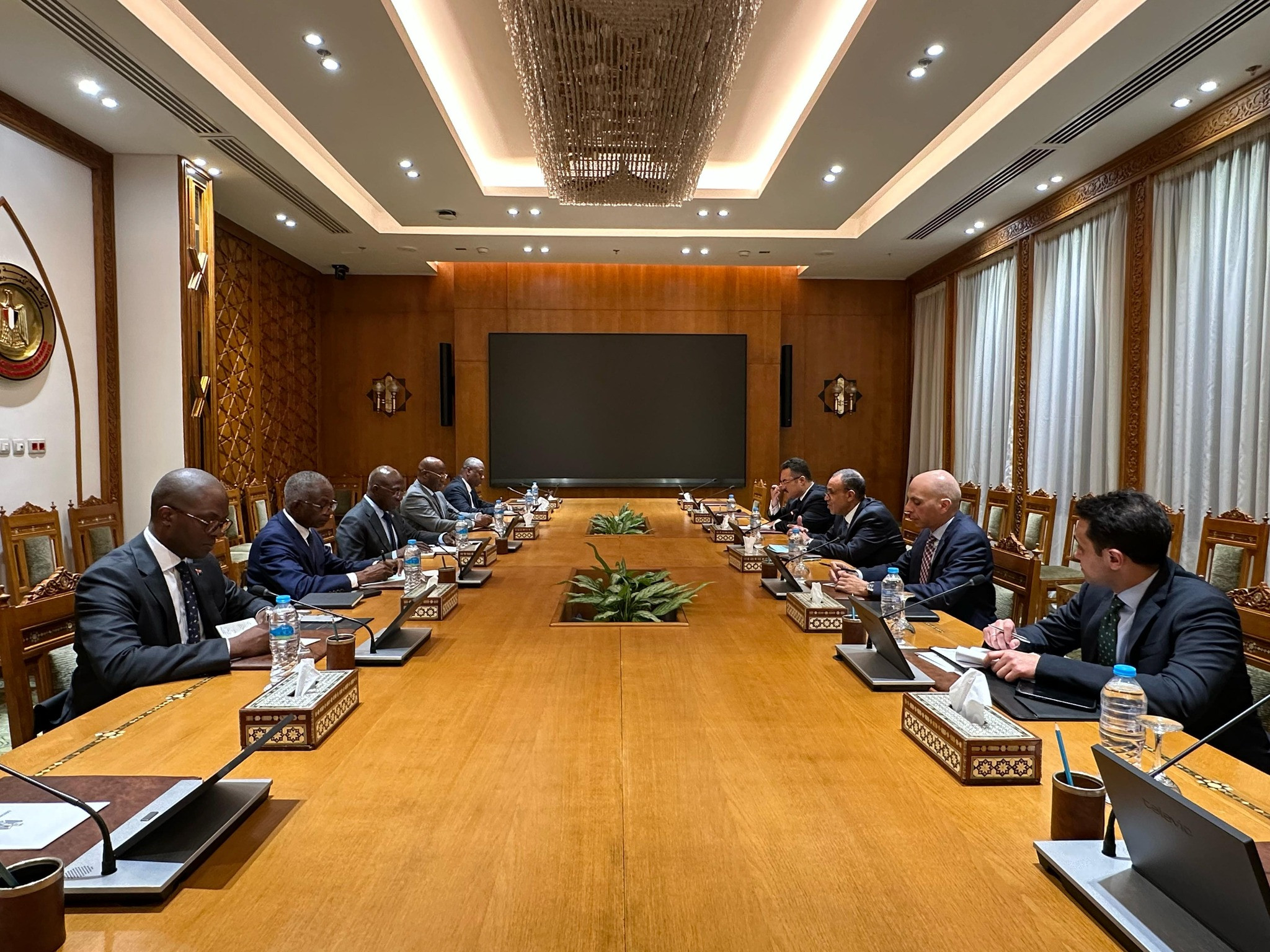 وزير الخارجية ونظيره الأنجولي