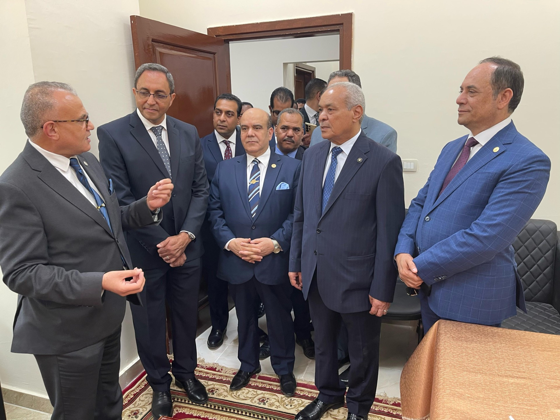 رئيس النيابة الإدارية ومحافظ قنا