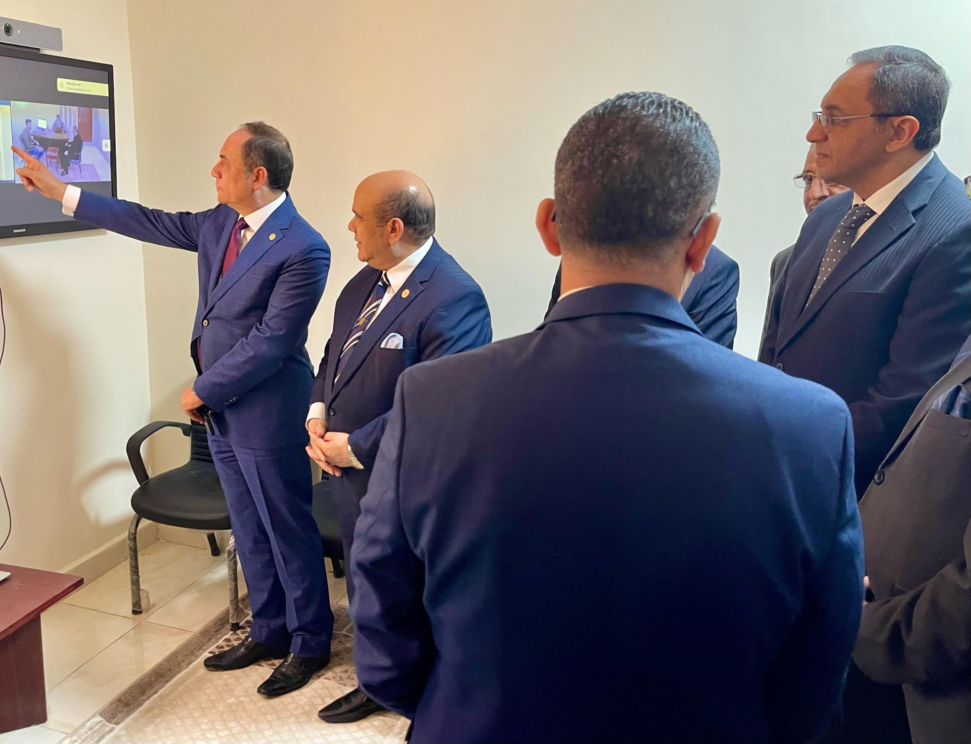 رئيس النيابة الإدارية ومحافظ قنا