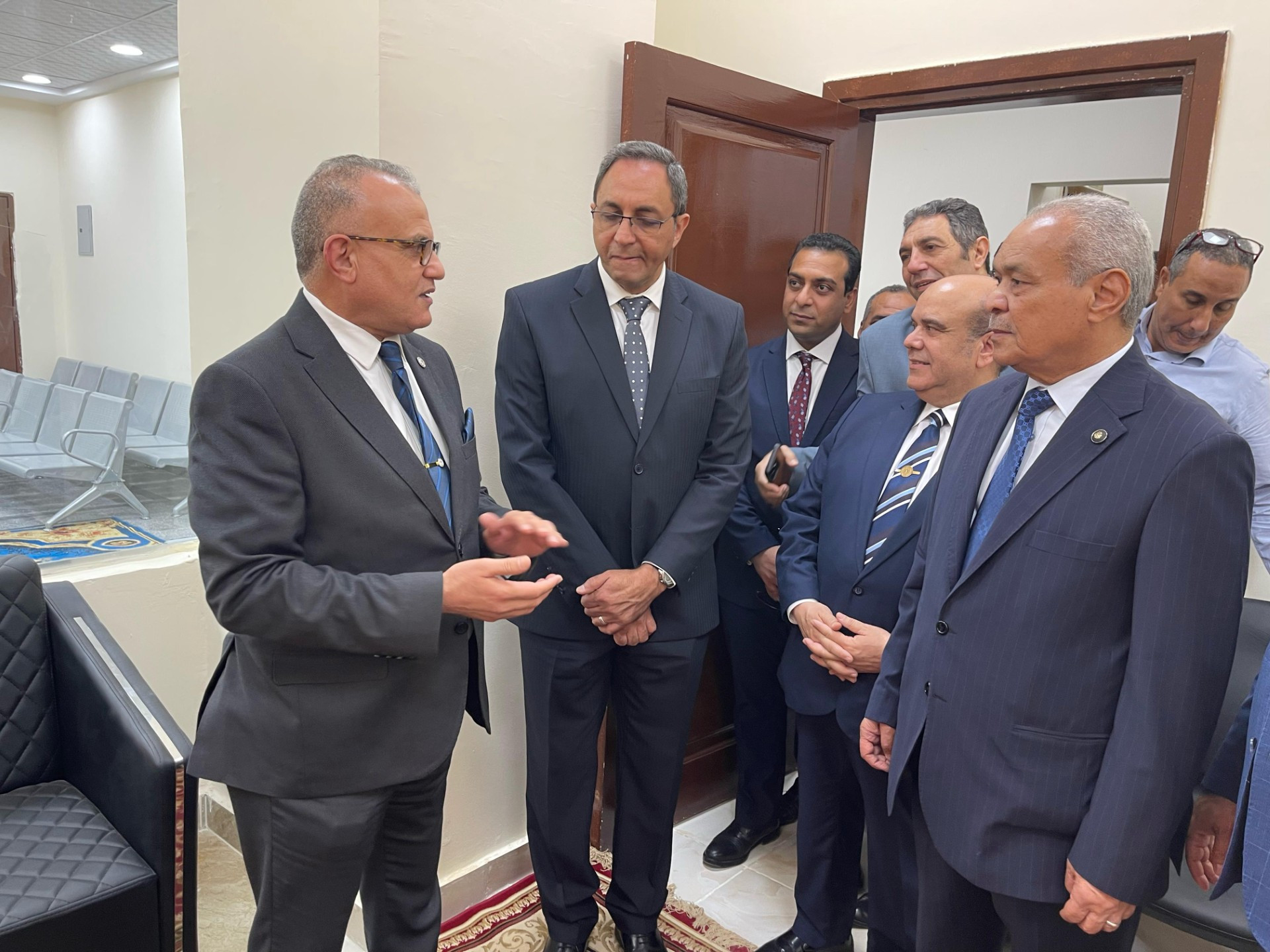 رئيس النيابة الإدارية ومحافظ قنا