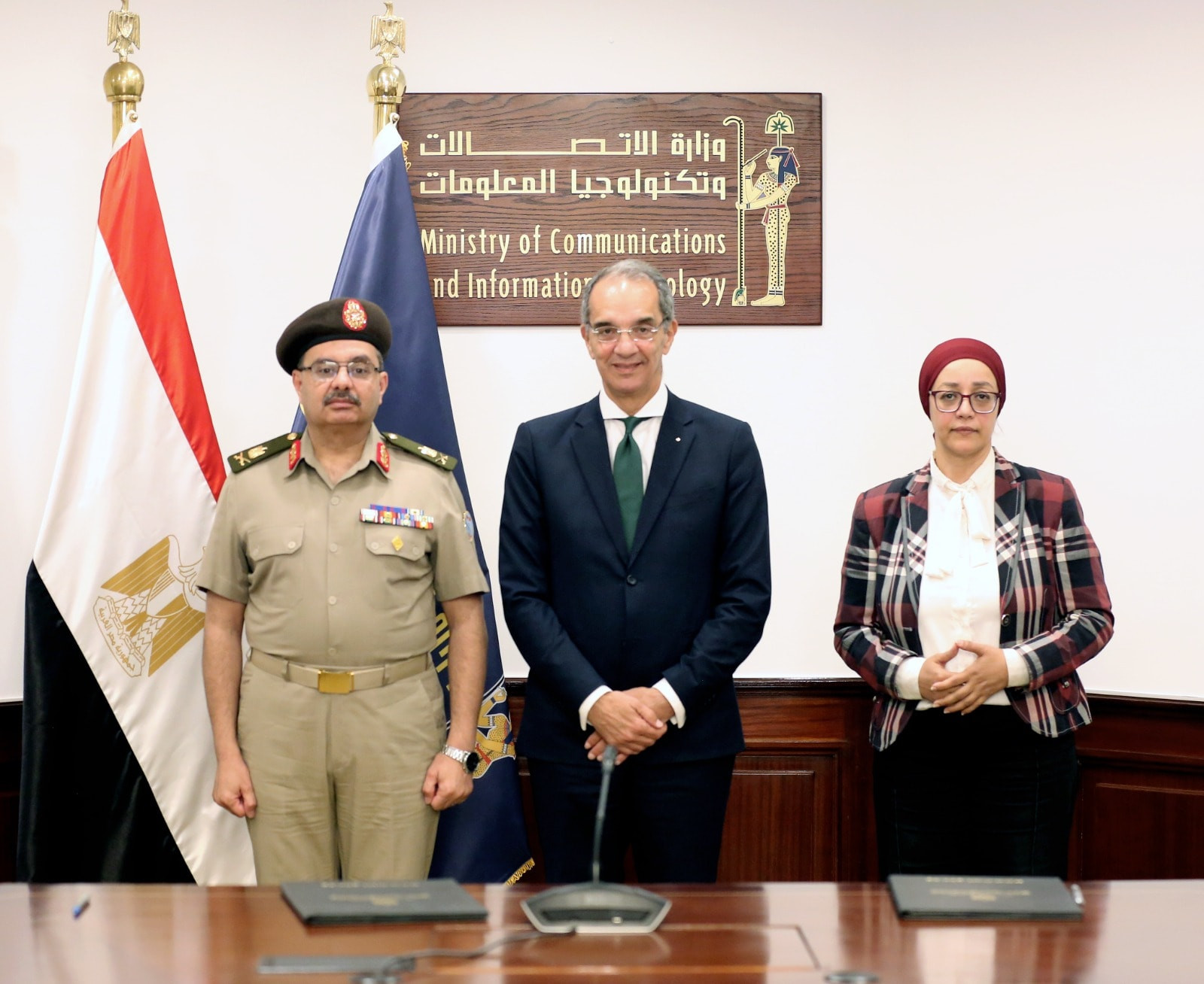 وزير الاتصالات