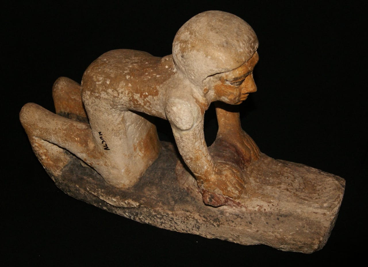 قطع اثرية للعمال