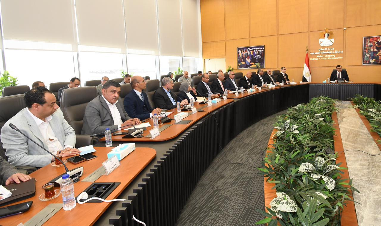 وزير الإسكان