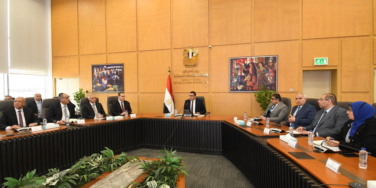 وزير الإسكان