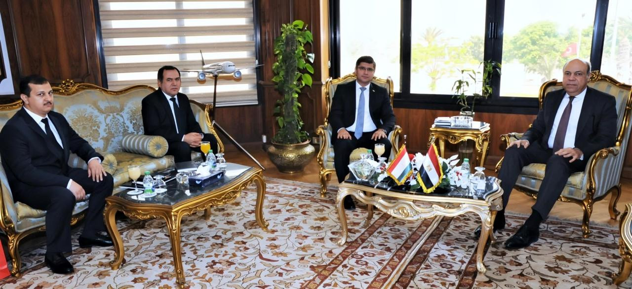 وزير الطيران وسفير طاجيسكان