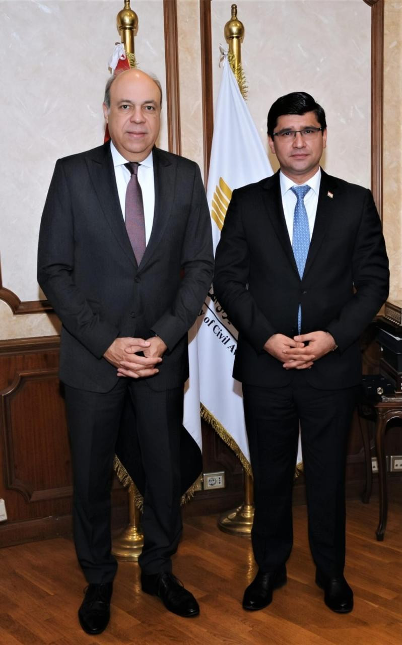 وزير الطيران وسفير طاجيسكان
