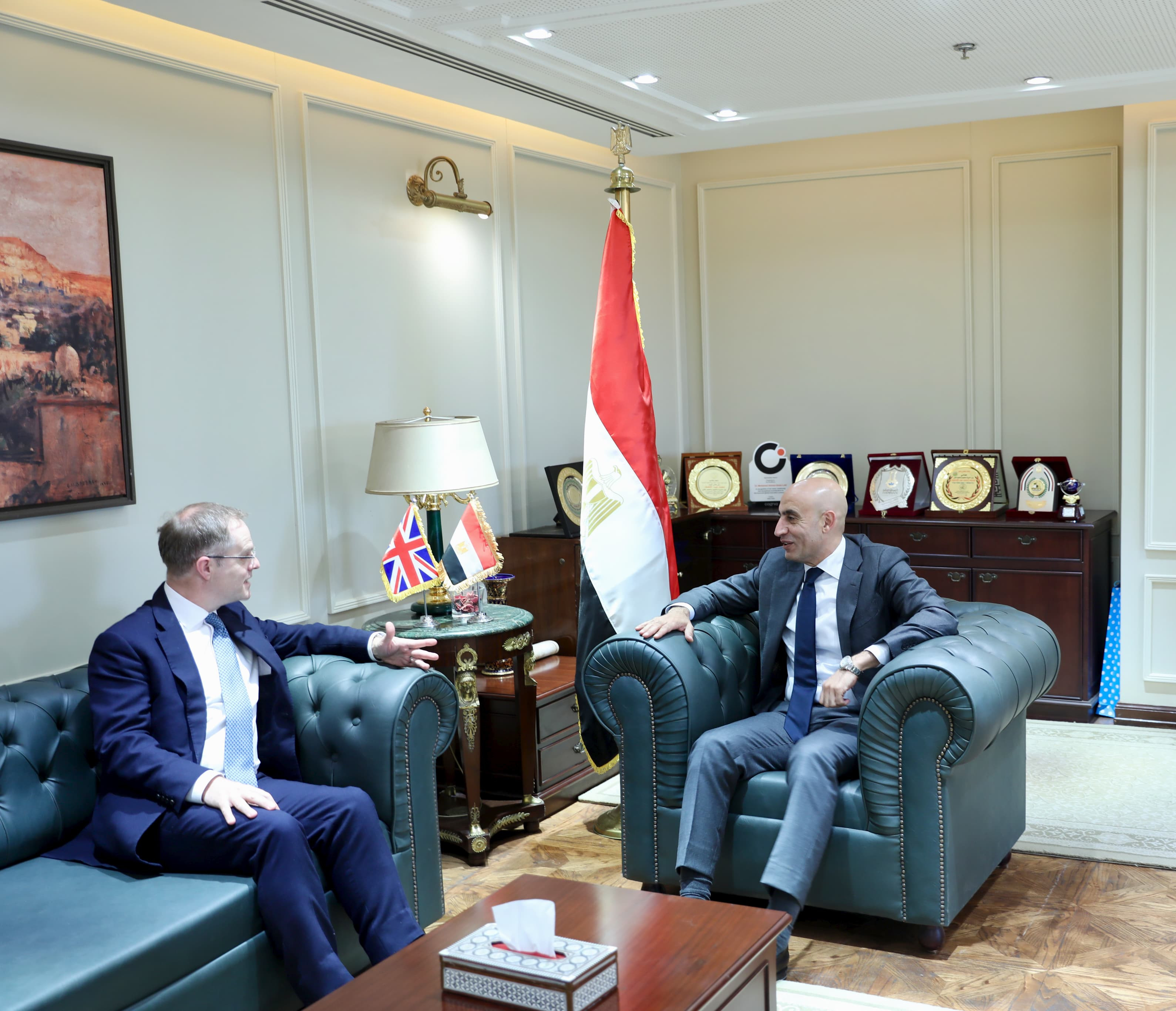 وزير التعليم والسفير البريطاني