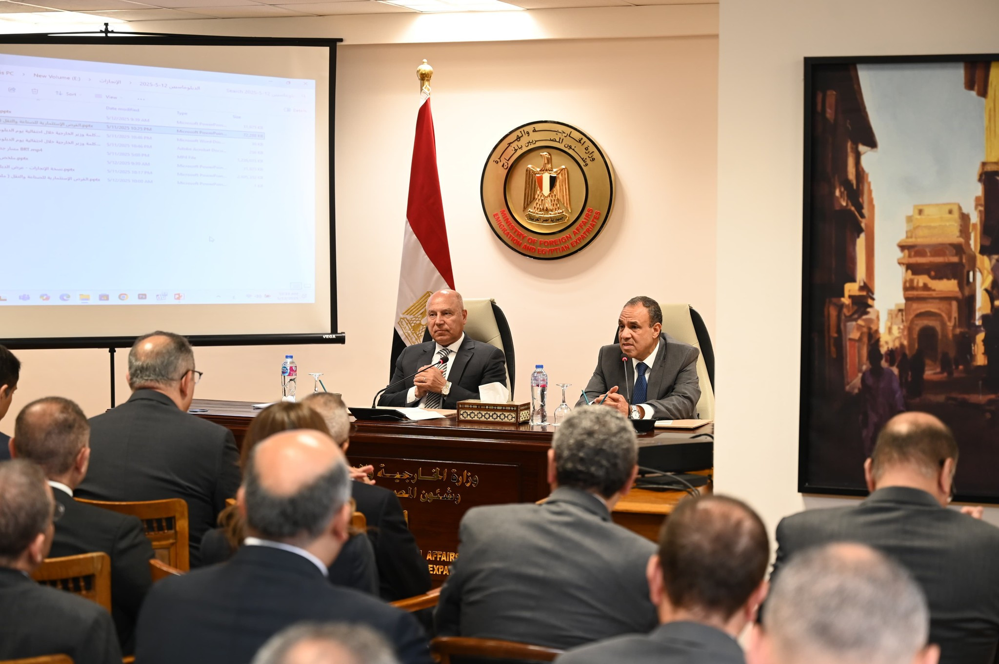 وزيرا الخارجية والصناعة والنقل