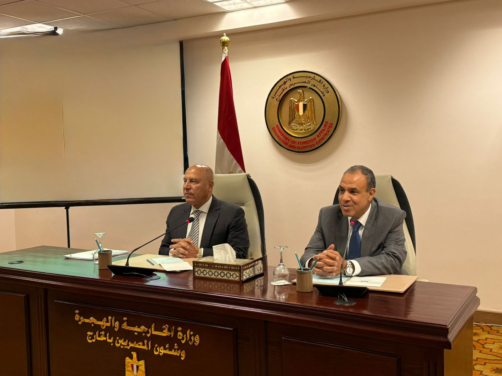 وزيرا الخارجية والصناعة والنقل