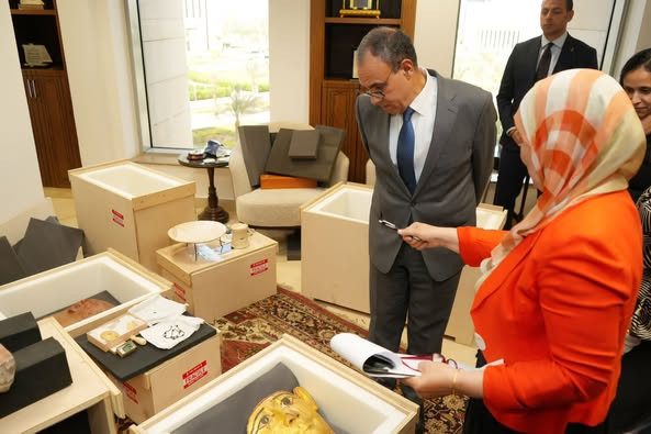 وزير الخارجية